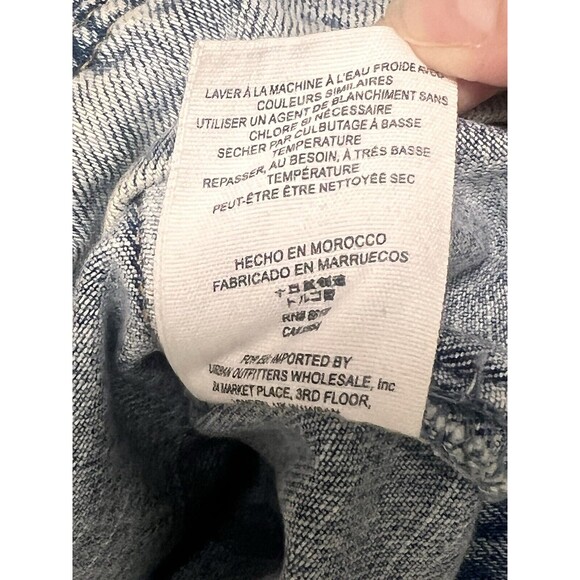 Free People Jacket Womens XS Extra Small Denim Distressed Trucker Thrashed Stain - Picture 13 of 13